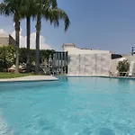 Teocrito Piscina & Mare