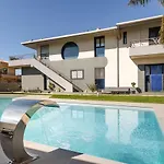 Teocrito Piscina & Mare