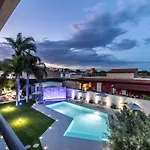 Teocrito Piscina & Mare