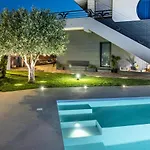 Teocrito Piscina & Mare * Avola
