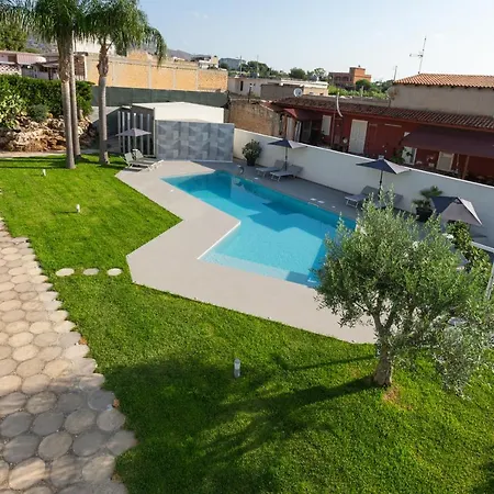 Feriehus Teocrito Piscina & Mare Avola