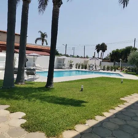 펜션 Teocrito Piscina & Mare 아볼라