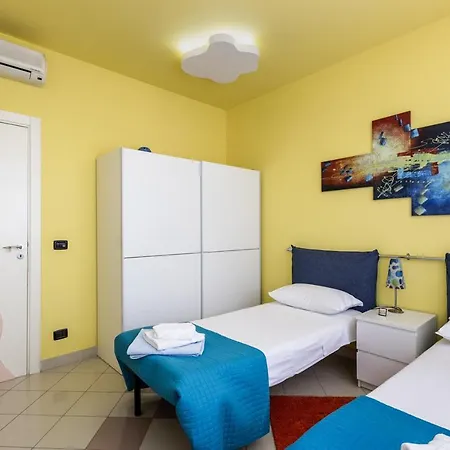Teocrito Piscina & Mare بيت للعطل أفولا