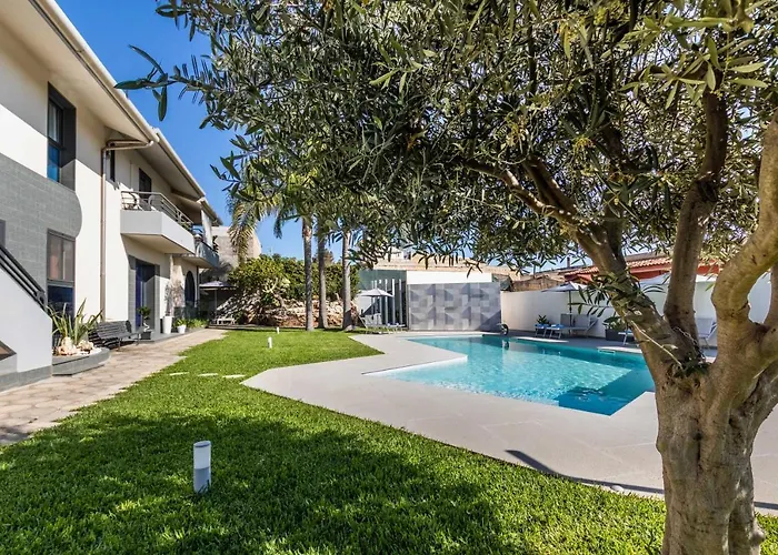 Teocrito Piscina & Mare